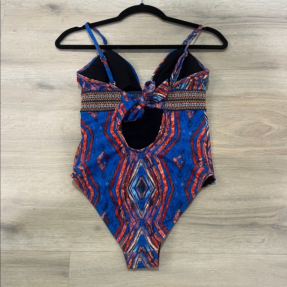 Venus NWOT blue swimsuit abstract adjustable straps removable padding - Picture 5 of 10